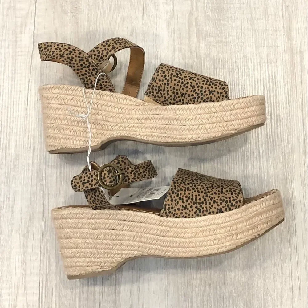 Women's Morgan Espadrille Wedge - Universal Thread